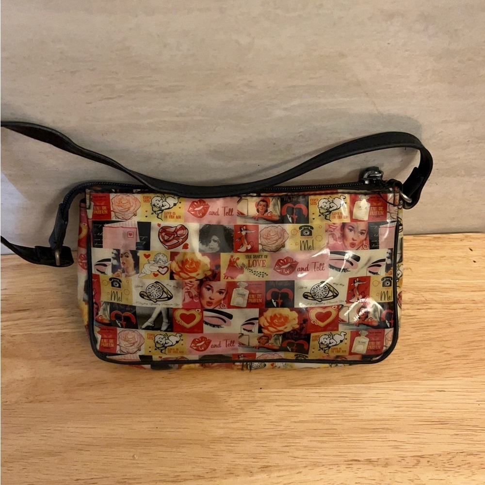 Vintage Relic Multicolor Graphic Kiss and Tell Hearts Love Vinyl Shoulder Bag